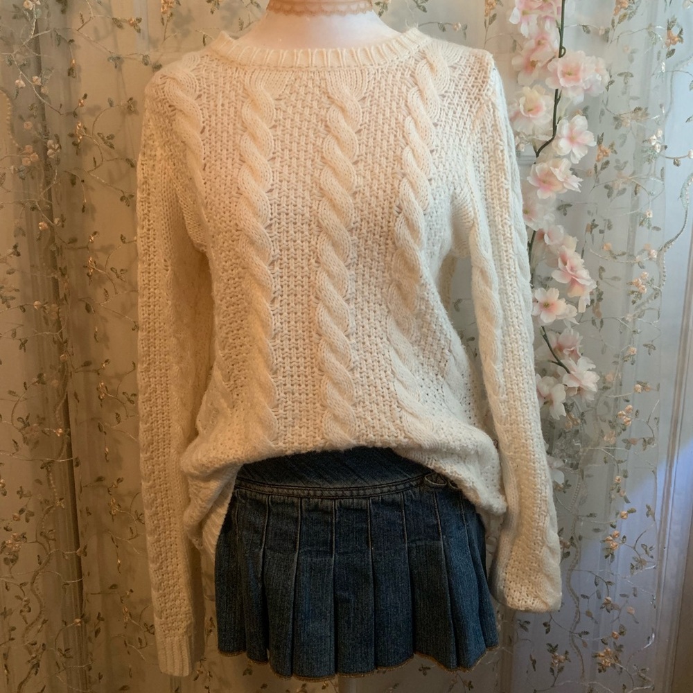forever 21 cream cable knit sweater size M